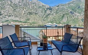 J&M Apartment
